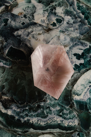 Ritual bowl rose quartz (medium size  - 0.470kg)